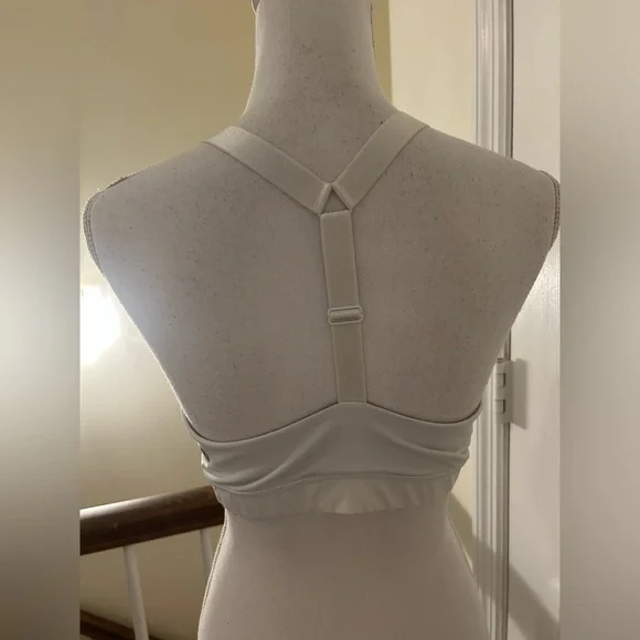 Lululemon Light and Breezy Tank - Picture 14 of 15